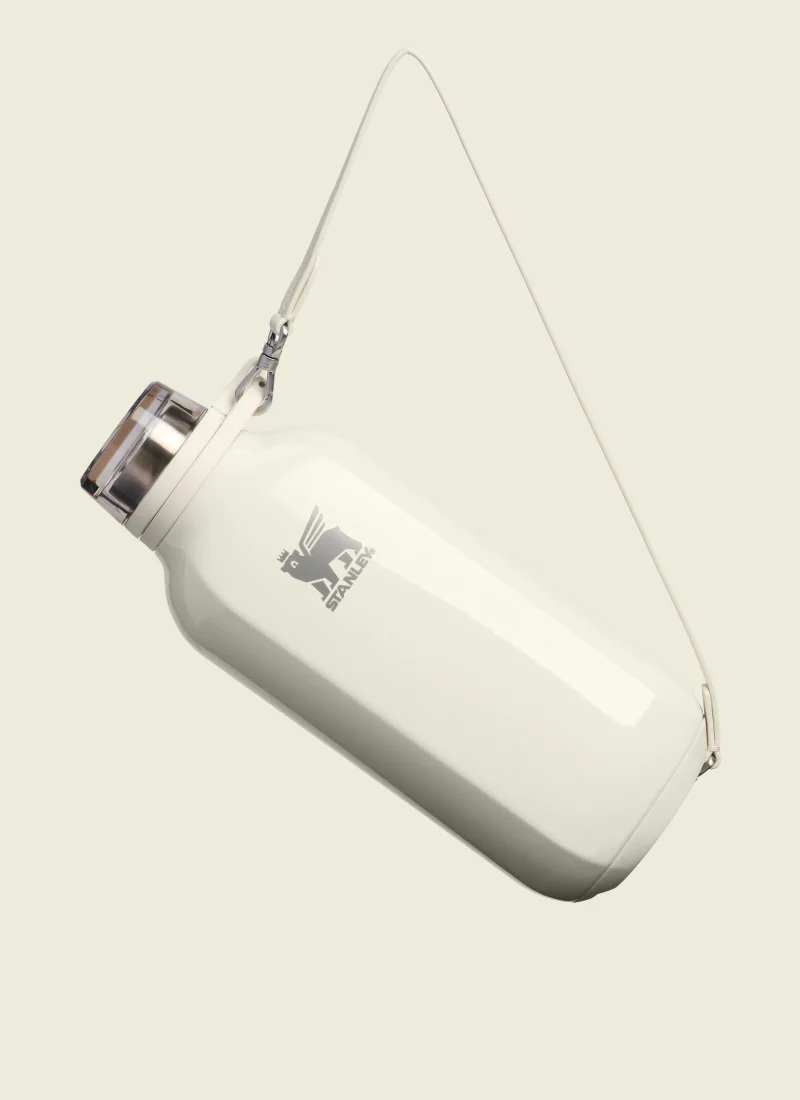 Clutch Bottle in Cream Gloss